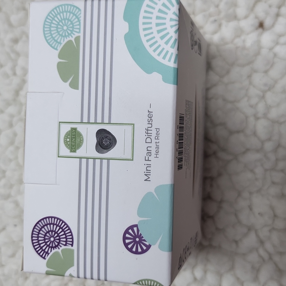 NIB Scentsy Mini Fan Diffuser